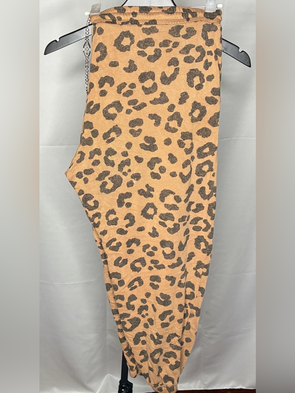 Leopard Print Sweatsuit Set - Picture 2 of 3